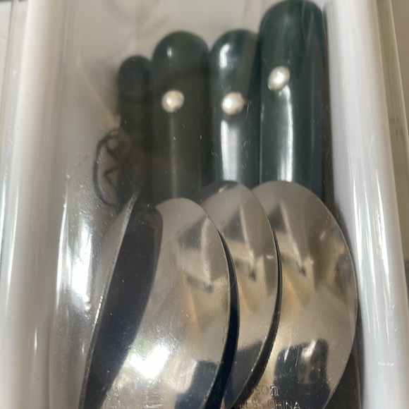 NWT Gibson Everyday Casual Living Flatware - Hunter green - 58 pcs - d/w safe - Picture 4 of 6